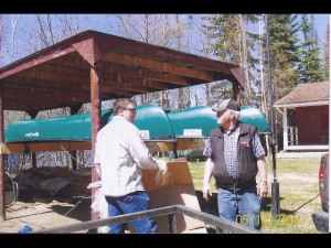 youth-camp-canoes